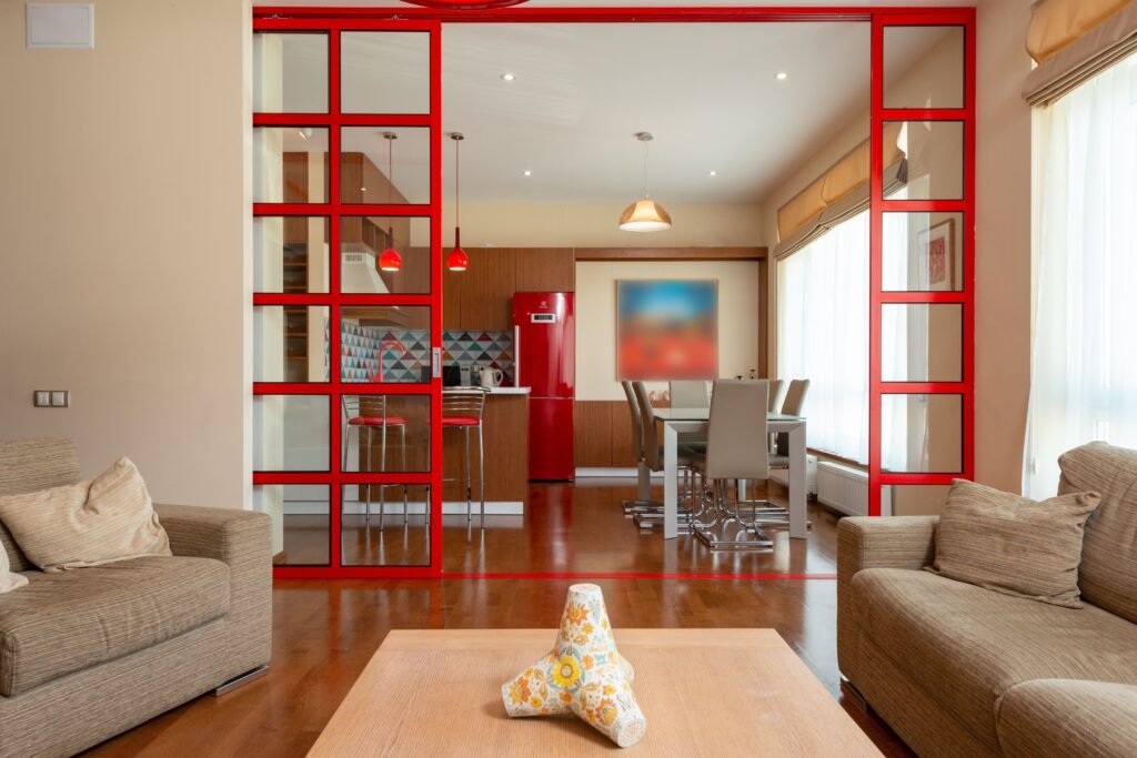 Divisiones de ambientes con puertas corredizas: guía completa para separar espacios con estilo
