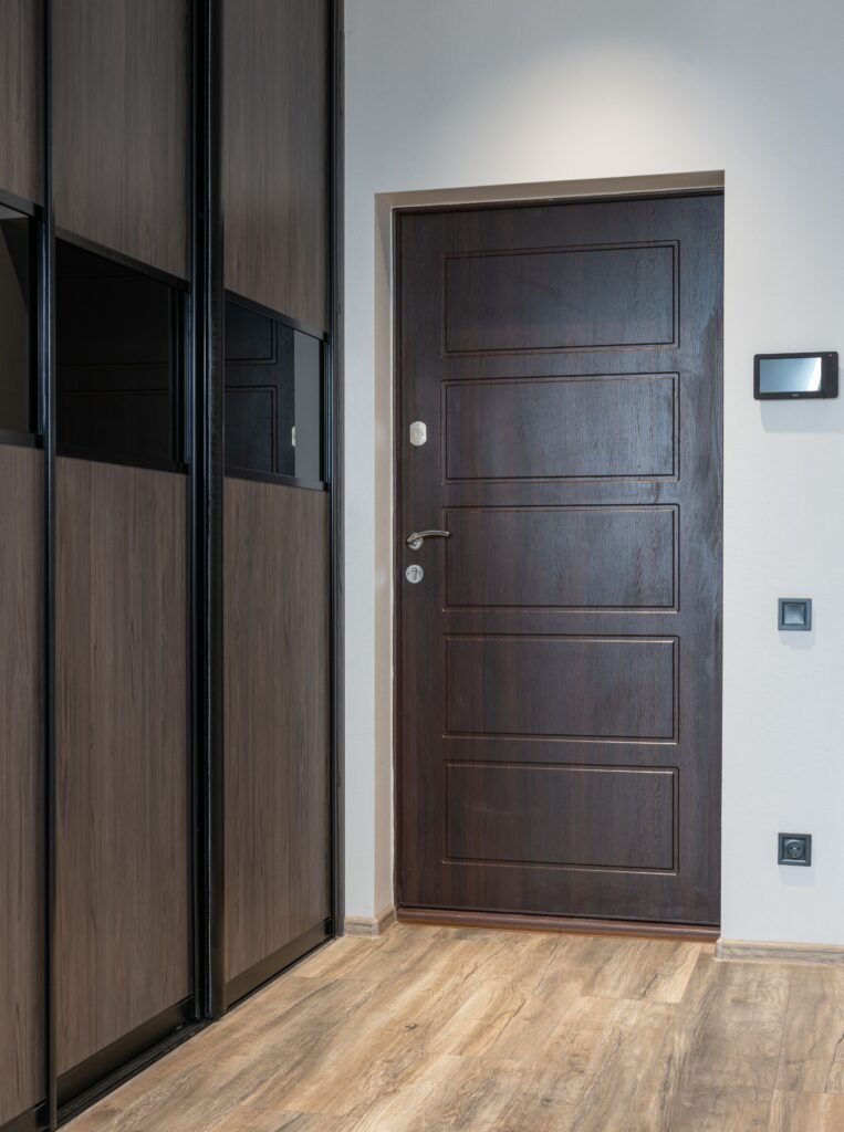 Puertas de Closet Modernas: Guía Completa de Estilos, Materiales y Tendencias 2024