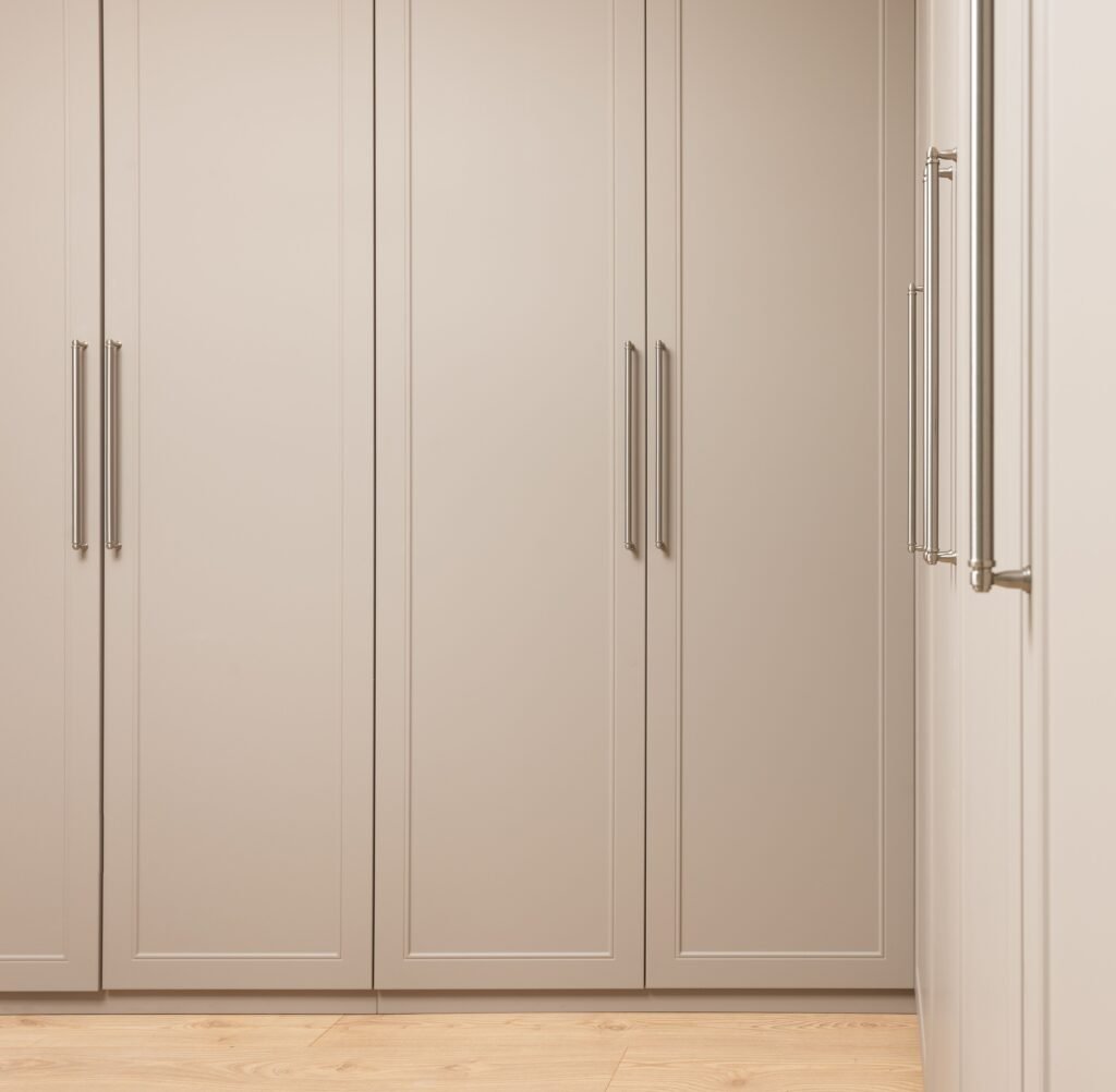Puertas de Closet Modernas: Guía Completa de Estilos, Materiales y Tendencias 2024