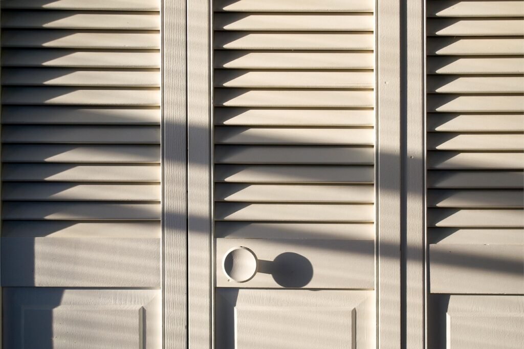 Puertas de Closet Modernas: Guía Completa de Estilos, Materiales y Tendencias 2024